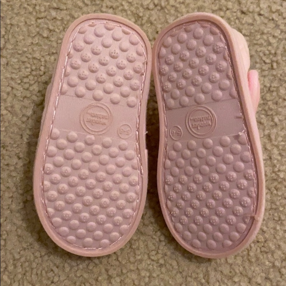House shoes - Picture 2 of 4